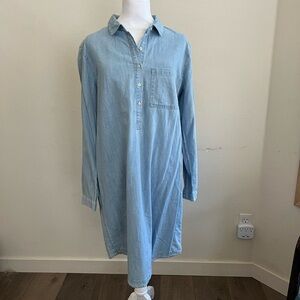 Women’s Old Navy L light weight Denim shirt dress.